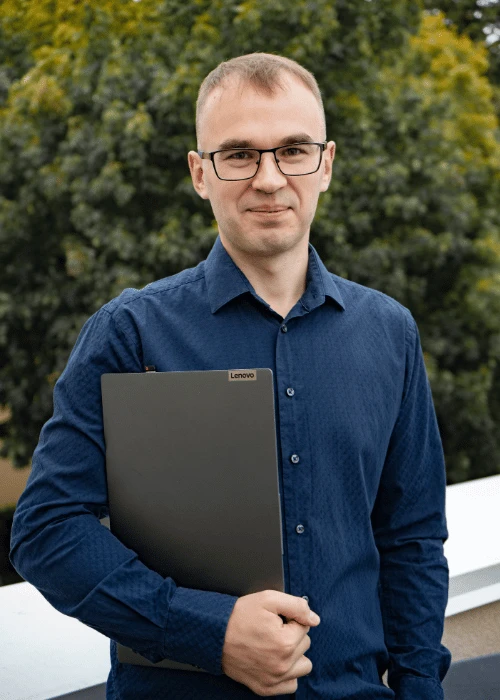 Aron Lätt sülearvutiga